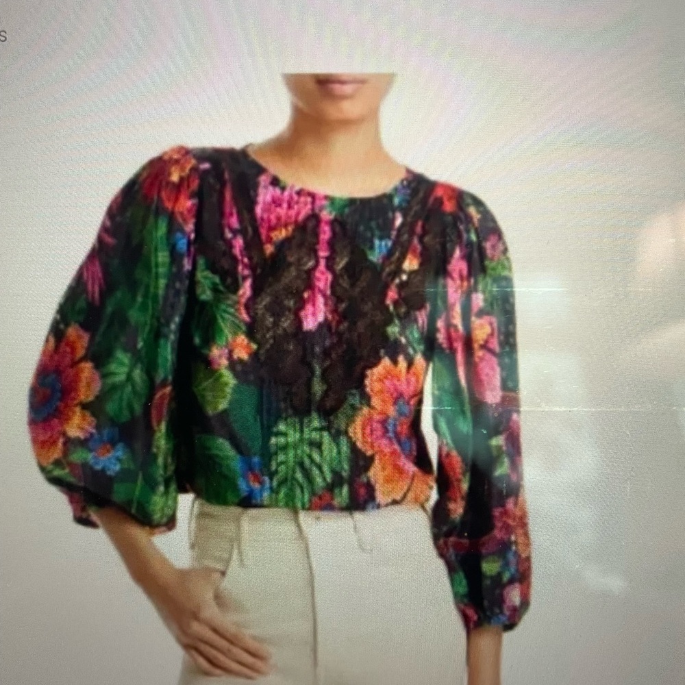 Farm Rio Blooming Garden Blouse NWT. SZ SM